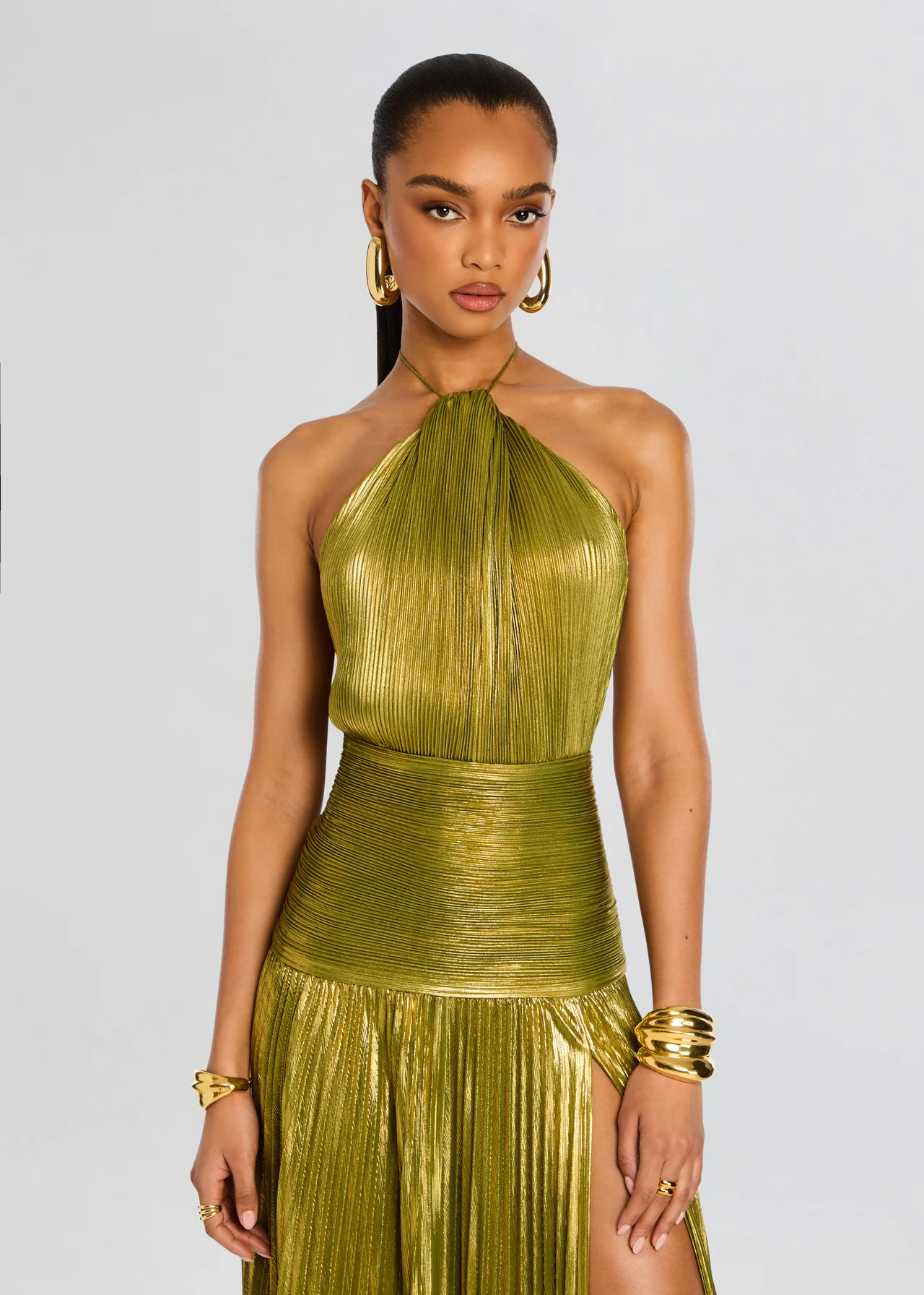 Karalina – Długa sukienka o zmysłowym kroju i luksusowym wykończeniu