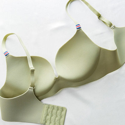 Biustonosz z ozdobnymi elementami