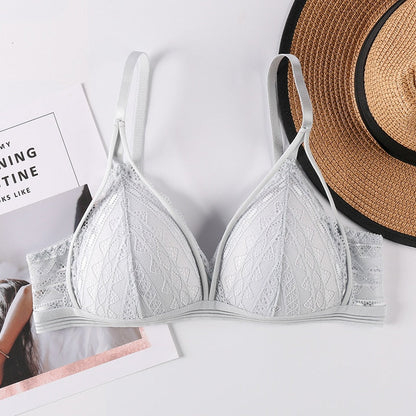 Biustonosz z ozdobnymi paseczkami