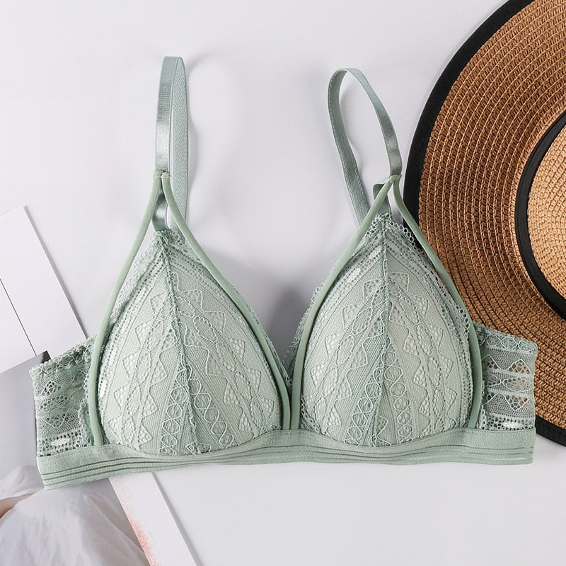 Biustonosz z ozdobnymi paseczkami