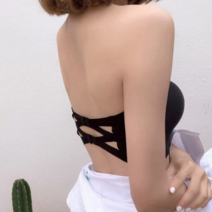 Bezszwowy biustonosz samonośny