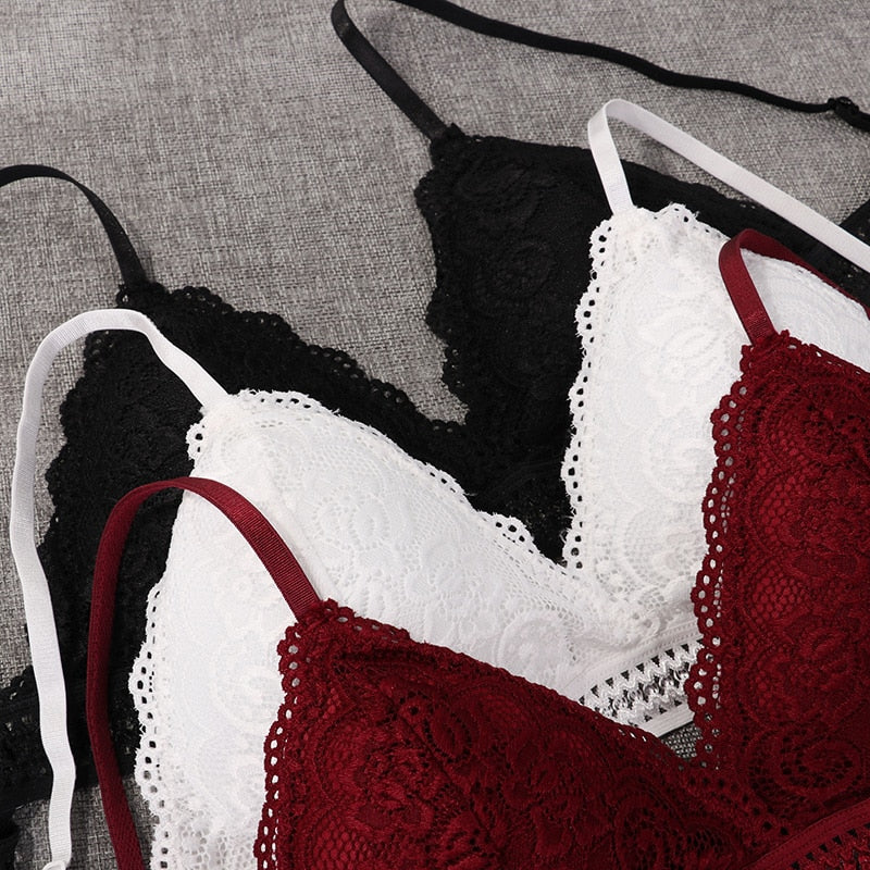 Biustonosz uniwersalny z ażurowym paskiem