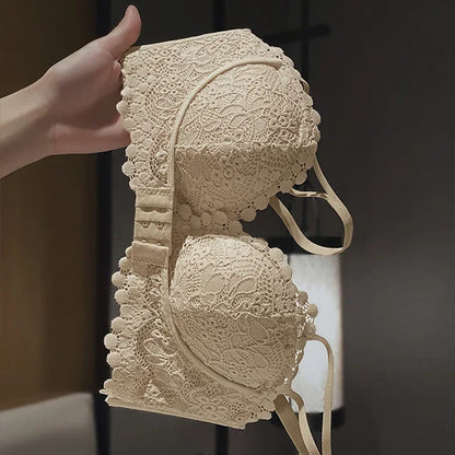 Biustonosz koronkowy na mały biust