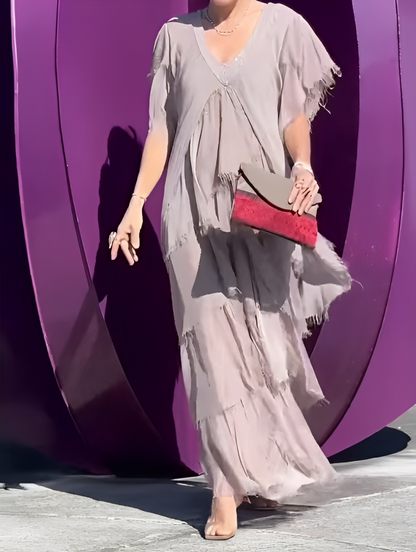 Bronisława – Zwiewna sukienka maxi z artystycznym akcentem